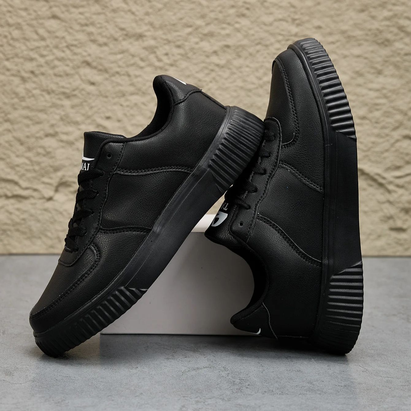 Men Outdoor Leather Shoes Flat - Men'S Shoes Black And White 评论和价格